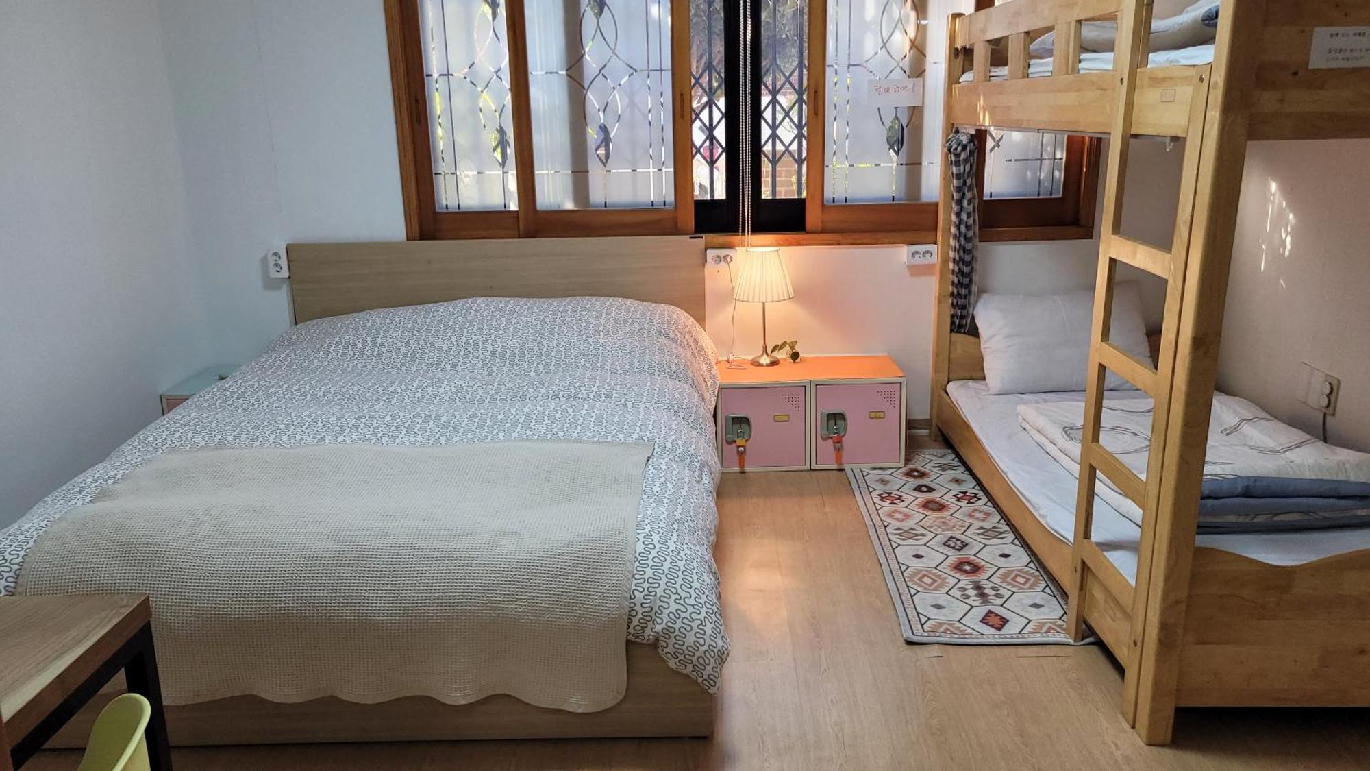 Tongyeong Episode Guesthouse Rum bild